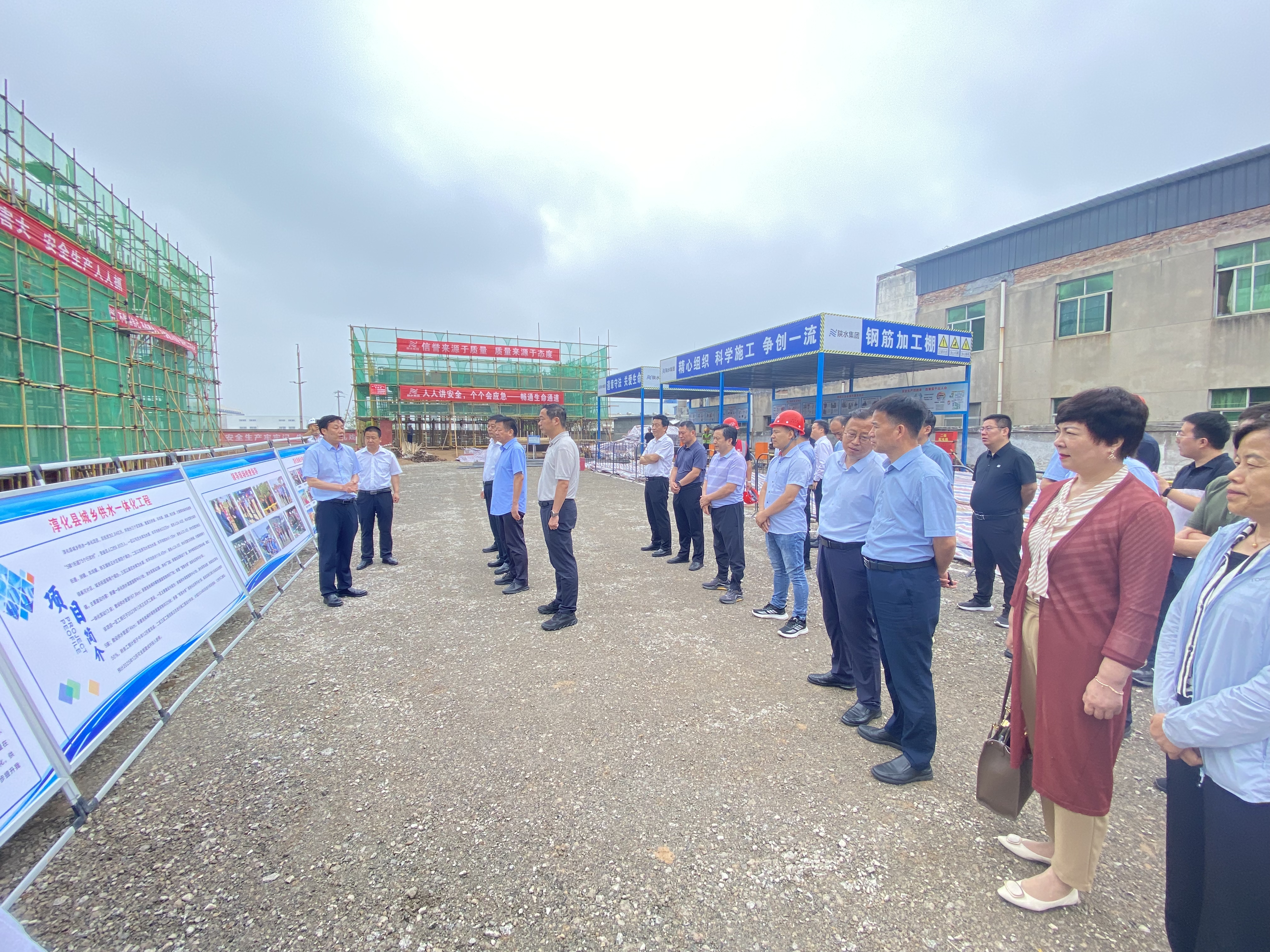 /ueditor/image/20240717/1721181667405374/6d9dcaa3c55e66ecc6742260c9c78ec4.jpg 0717水利水电工程集团:省水利厅副厅长党德才一行到承建项目现场调研指导工作.jpg